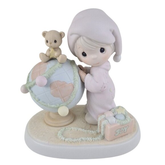 Precious Moments 522082 May Your World Be Trimmed With Joy Porcelain Figurine - Picture 1 of 7